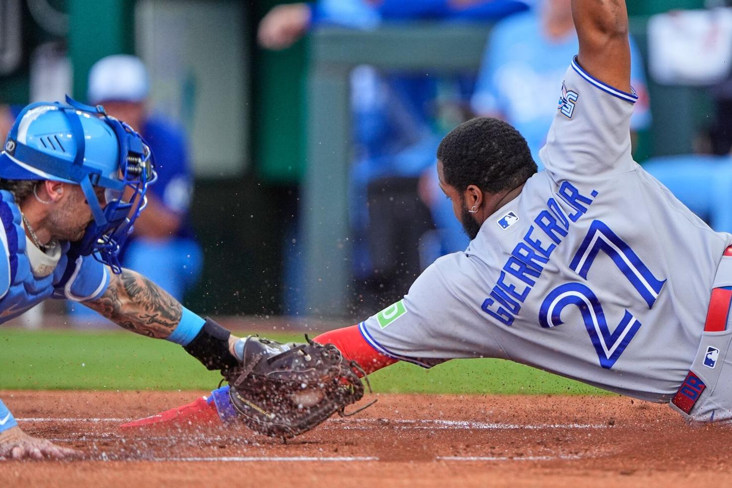 Blue Jays, obligados a sumar ante los Royals